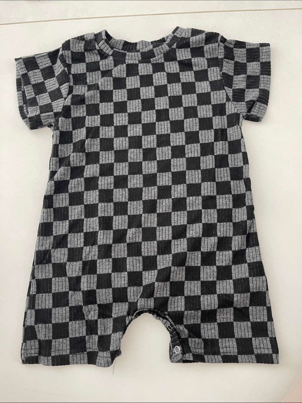 Black & Gray Check Short-Sleeve Baby One-Piece Romper